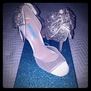 Betsy Johnson Ivory Diamond Bow Shoes